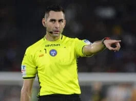 l’arbitro andrea colombo ( foto di salvatore fornelli )